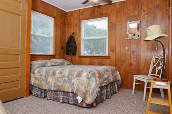 Lucky Horseshoe Cabins Au Sable Exterior photo