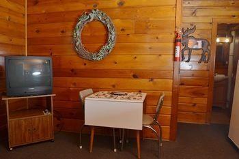 Lucky Horseshoe Cabins Au Sable Exterior photo