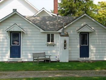 Lucky Horseshoe Cabins Au Sable Exterior photo